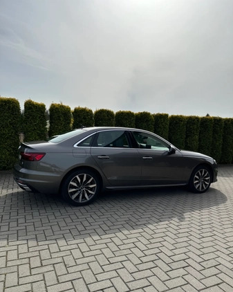 Audi A4 cena 98900 przebieg: 25000, rok produkcji 2021 z Poznań małe 137